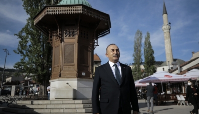 Cavusoglu posjetio Kovače, prošetao Baščaršijom i obišao Begovu džamiju