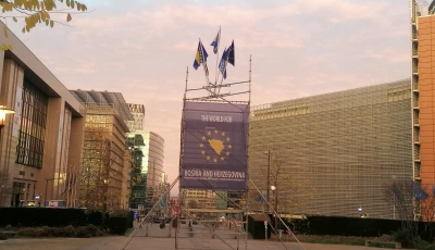 Zastave BiH i dalje se vihore pred institucijama EU u Bruxellesu